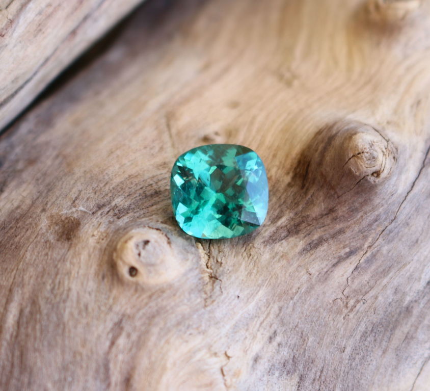 apatite paraiba 3.65ct chf 480