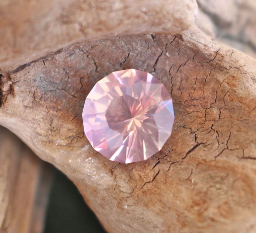 quartz rose taillé par georges 6.2ct CHF 240