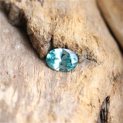 zircon bleu 1,79ct chf 260