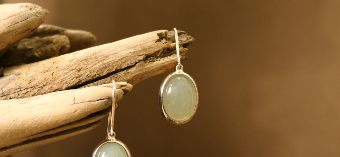 Paire de boucles d'oreilles aux pierres d'Agathe verte